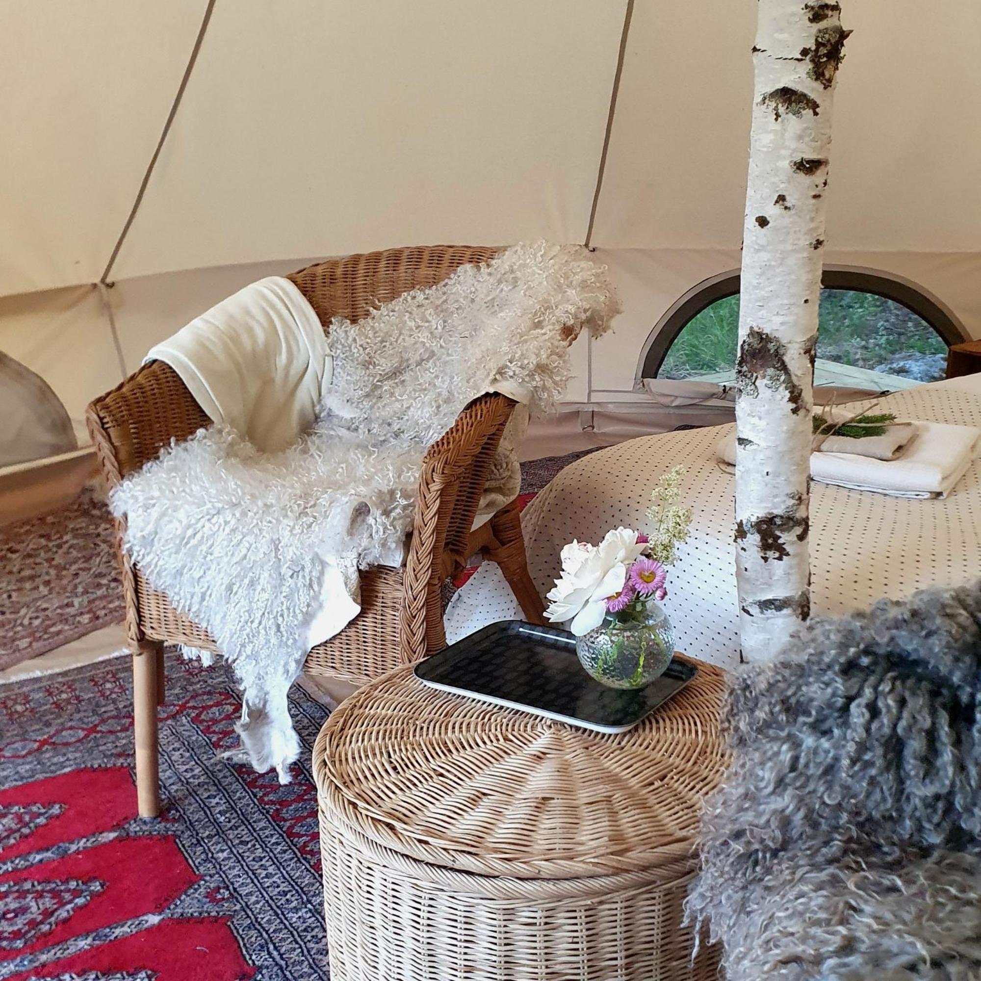 Skalbo Gardsglamping Hotel Järvsö Kültér fotó